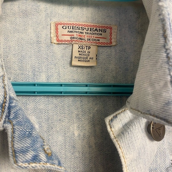 XS Guess distressed denim jacket​​​ - Picture 2 of 8